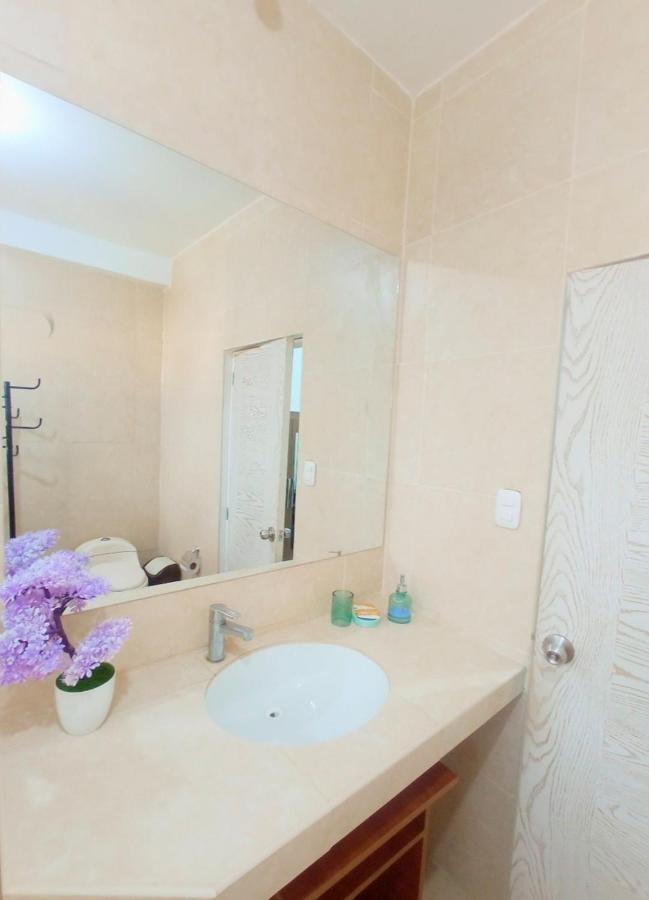 Deluxe Hotel Talara Cerca Al Aeropuerto Y Centro Civico Chambre photo