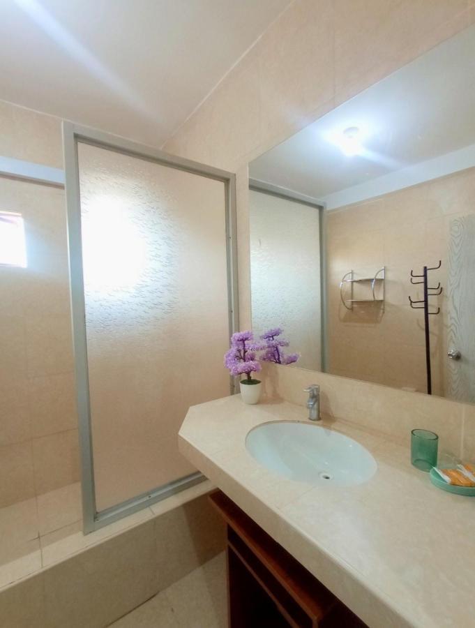 Deluxe Hotel Talara Cerca Al Aeropuerto Y Centro Civico Chambre photo