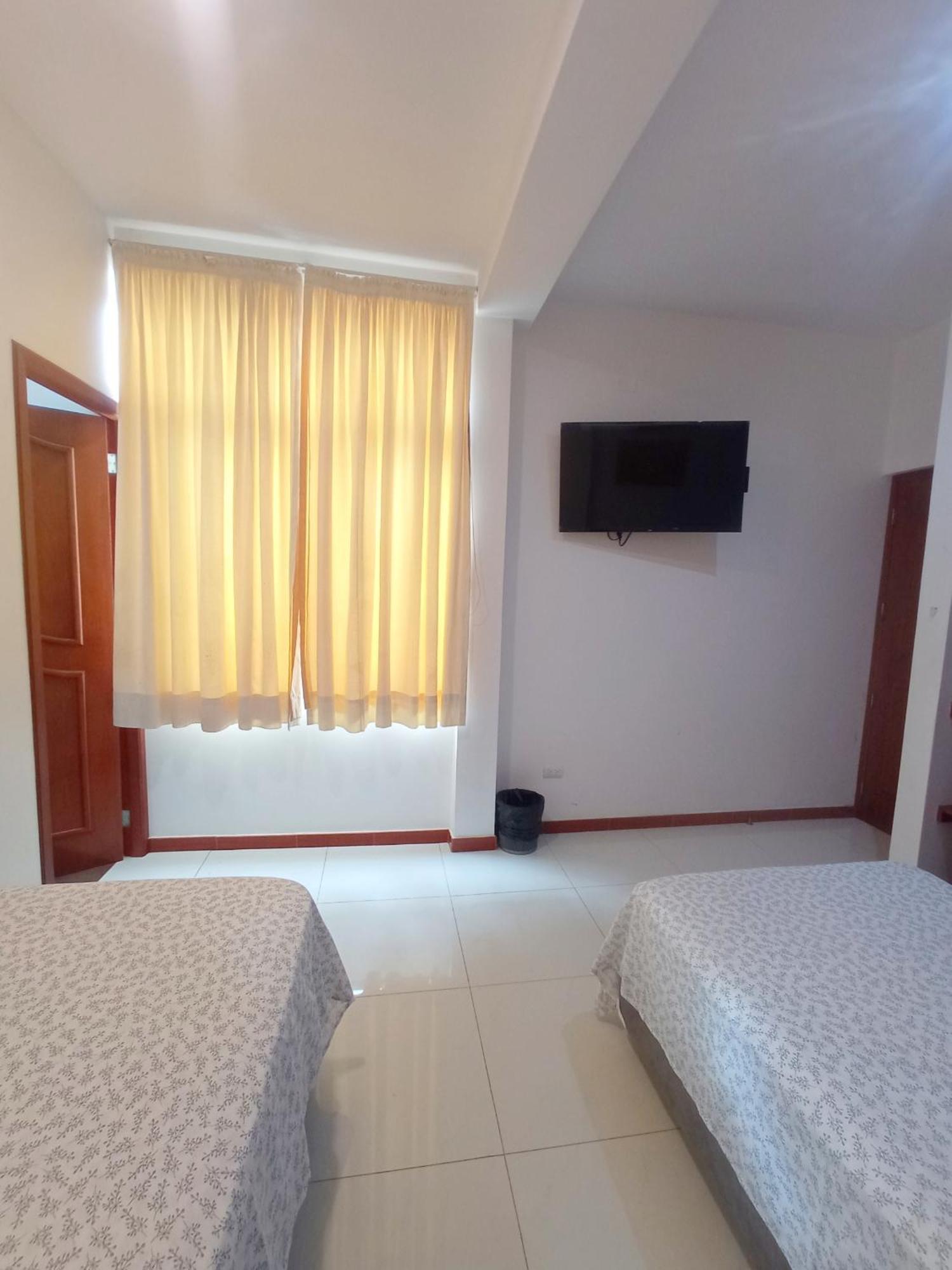 Deluxe Hotel Talara - A 5 Minutos Del Aeropuerto Y Plaza De Armas Chambre photo